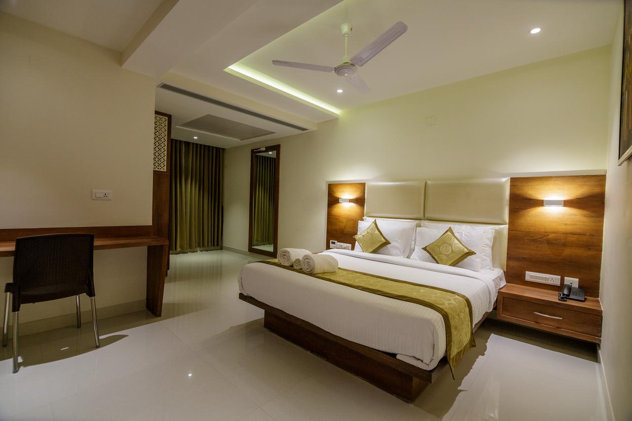 Hotel Tranquil Манипала Екстериор снимка